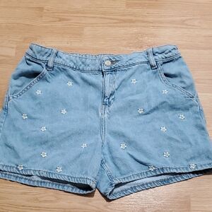 Thereabouts Size 18.5 Plus Kids Light Wash Denim Shorts with Daisy Embroidery